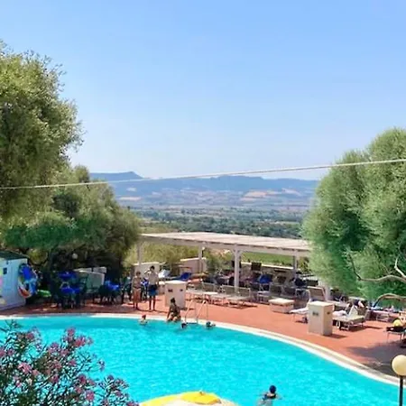 Thr-residence With Swimming-pool In Badesi, With Air Conditioning And Private Outdoor Area Aparthotel