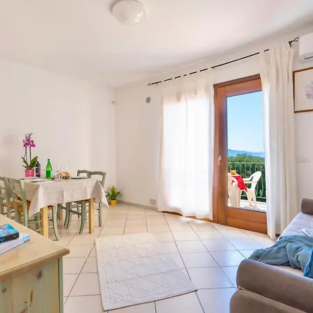 Thr-residence With Swimming-pool In Badesi, With Air Conditioning And Private Outdoor Area *