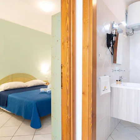 Thr-residence With Swimming-pool In Badesi, With Air Conditioning And Private Outdoor Area *