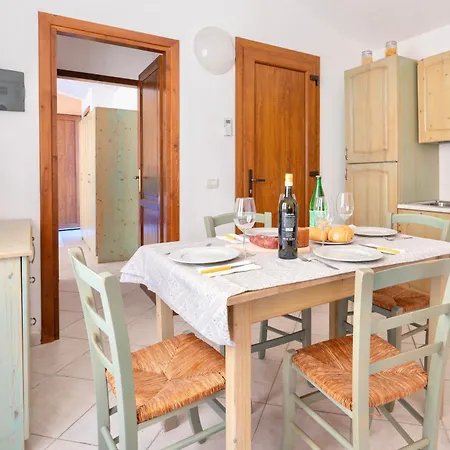 Thr-residence With Swimming-pool In Badesi, With Air Conditioning And Private Outdoor Area * Badesi