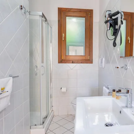 Thr-residence With Swimming-pool In Badesi, With Air Conditioning And Private Outdoor Area