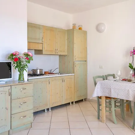 Thr-residence With Swimming-pool In Badesi, With Air Conditioning And Private Outdoor Area Aparthotel