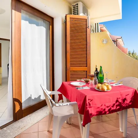 Thr-residence With Swimming-pool In Badesi, With Air Conditioning And Private Outdoor Area *