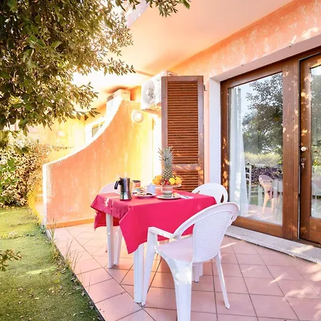 Thr-residence With Swimming-pool In Badesi, With Air Conditioning And Private Outdoor Area Aparthotel